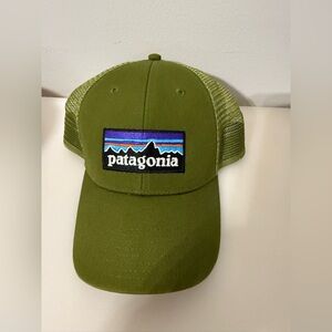 PATAGONIA Logo Trucker Hat Snapback Crag Green Mid Crown Mesh